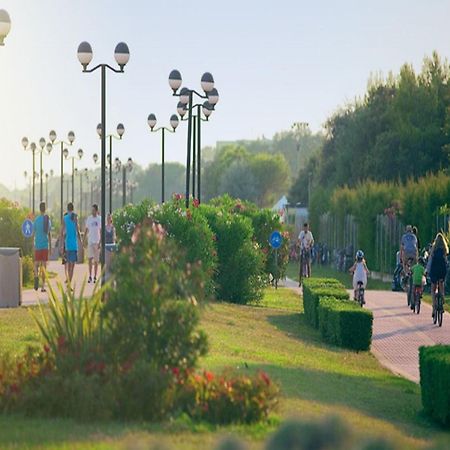 Hotel Amburgo Bibione Exteriör bild