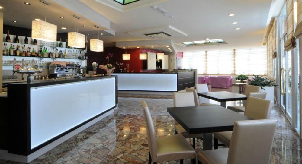 Hotel Amburgo Bibione Exteriör bild