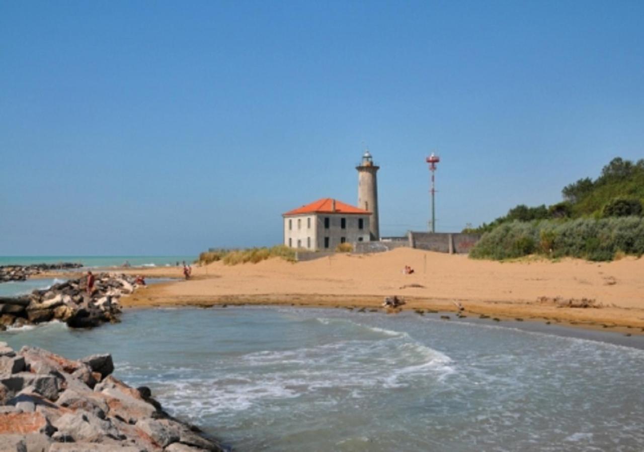 Hotel Amburgo Bibione Exteriör bild