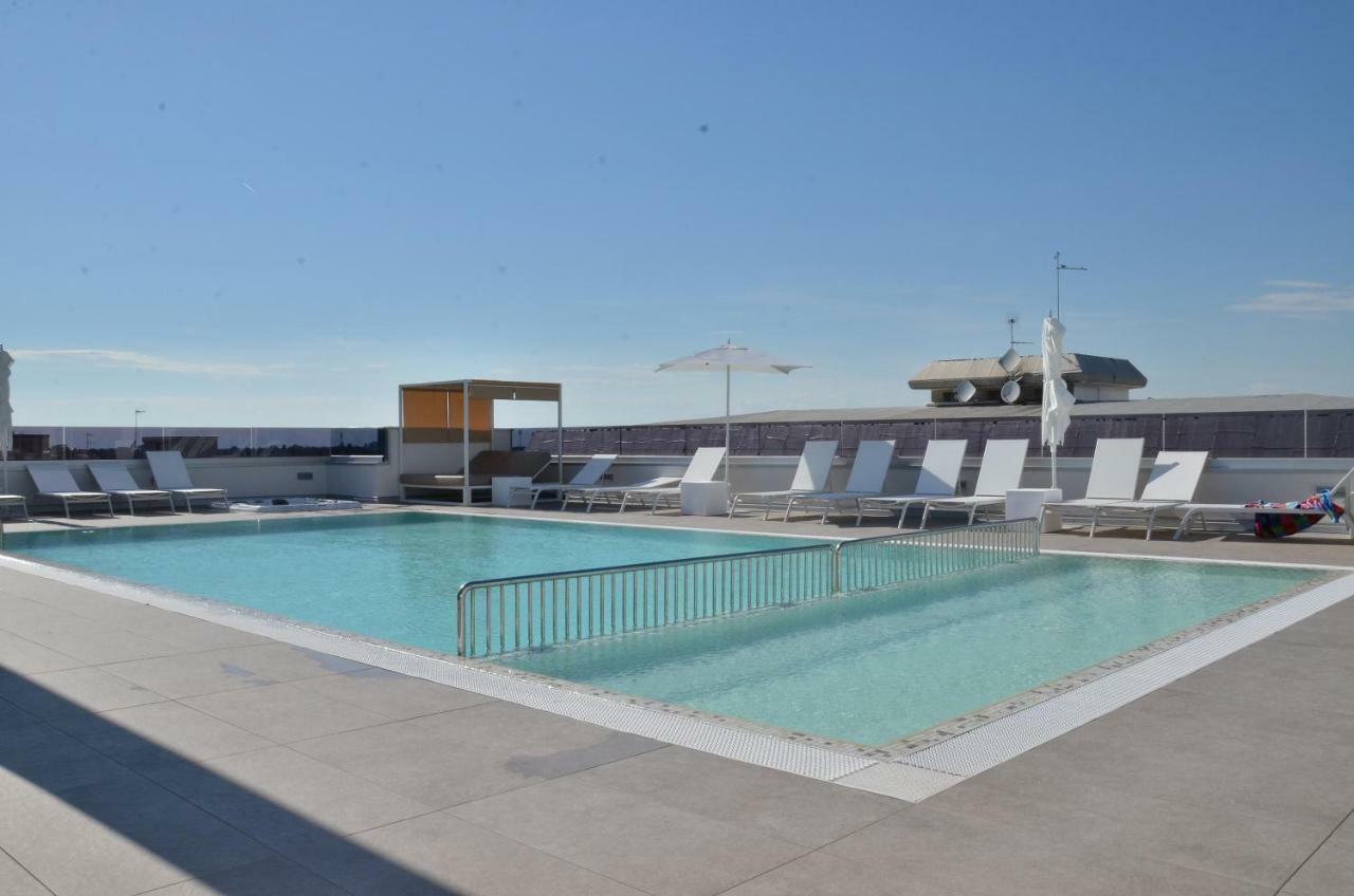 Hotel Amburgo Bibione Exteriör bild