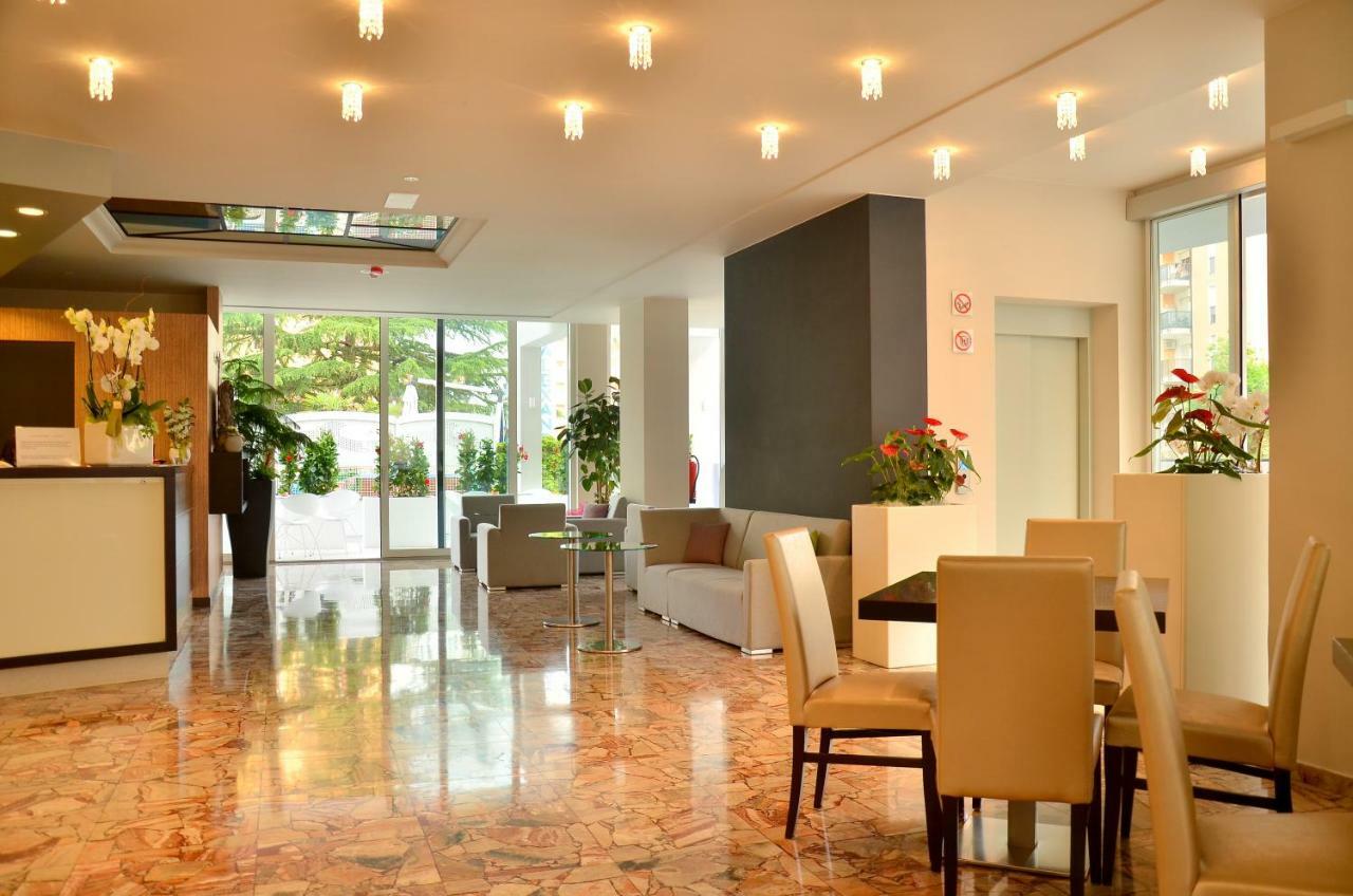 Hotel Amburgo Bibione Exteriör bild