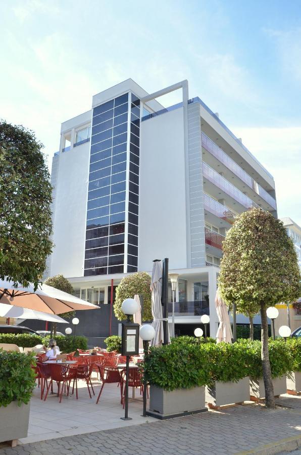 Hotel Amburgo Bibione Exteriör bild
